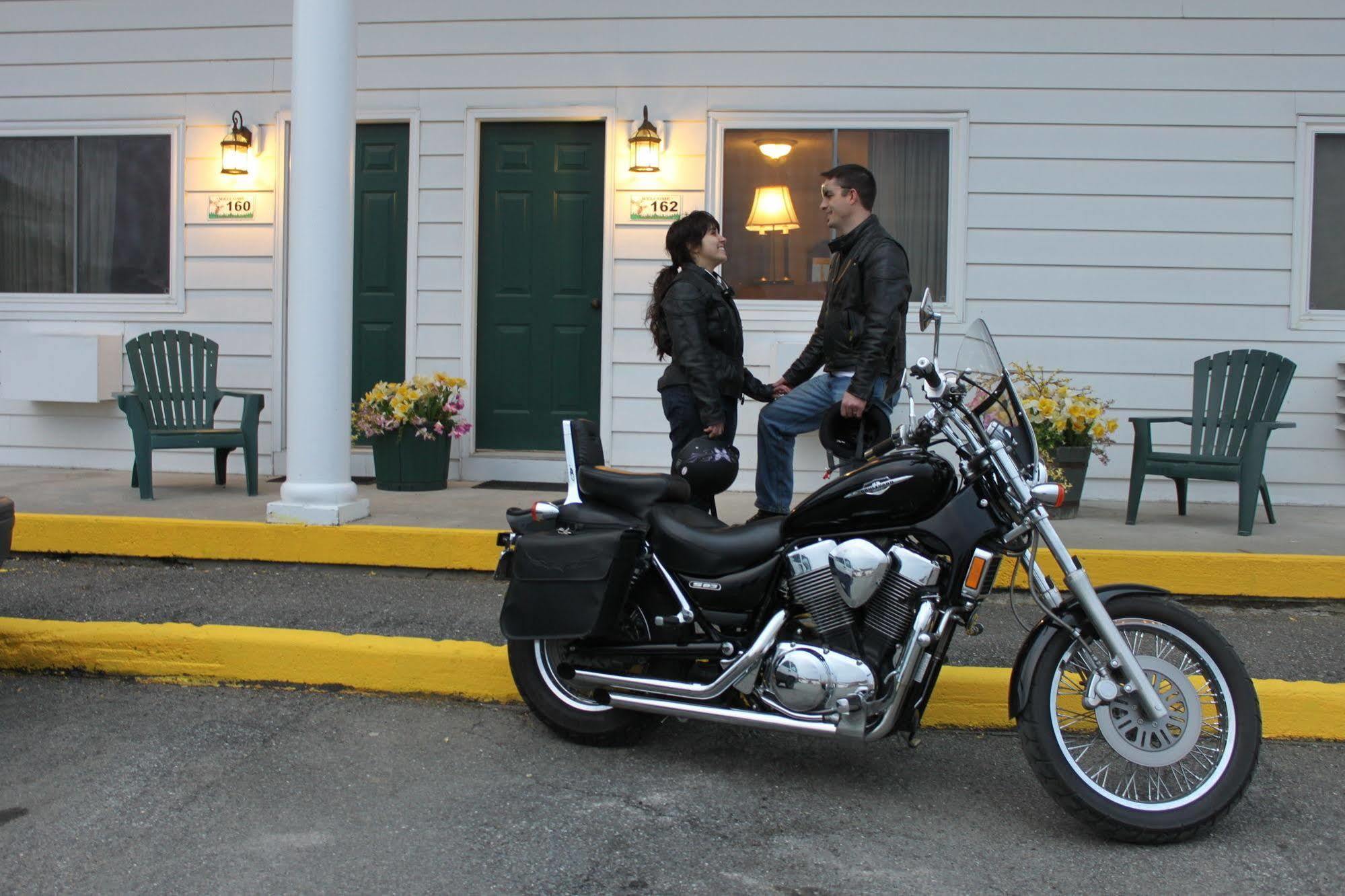 Maine Woods Inn Brewer Exteriör bild