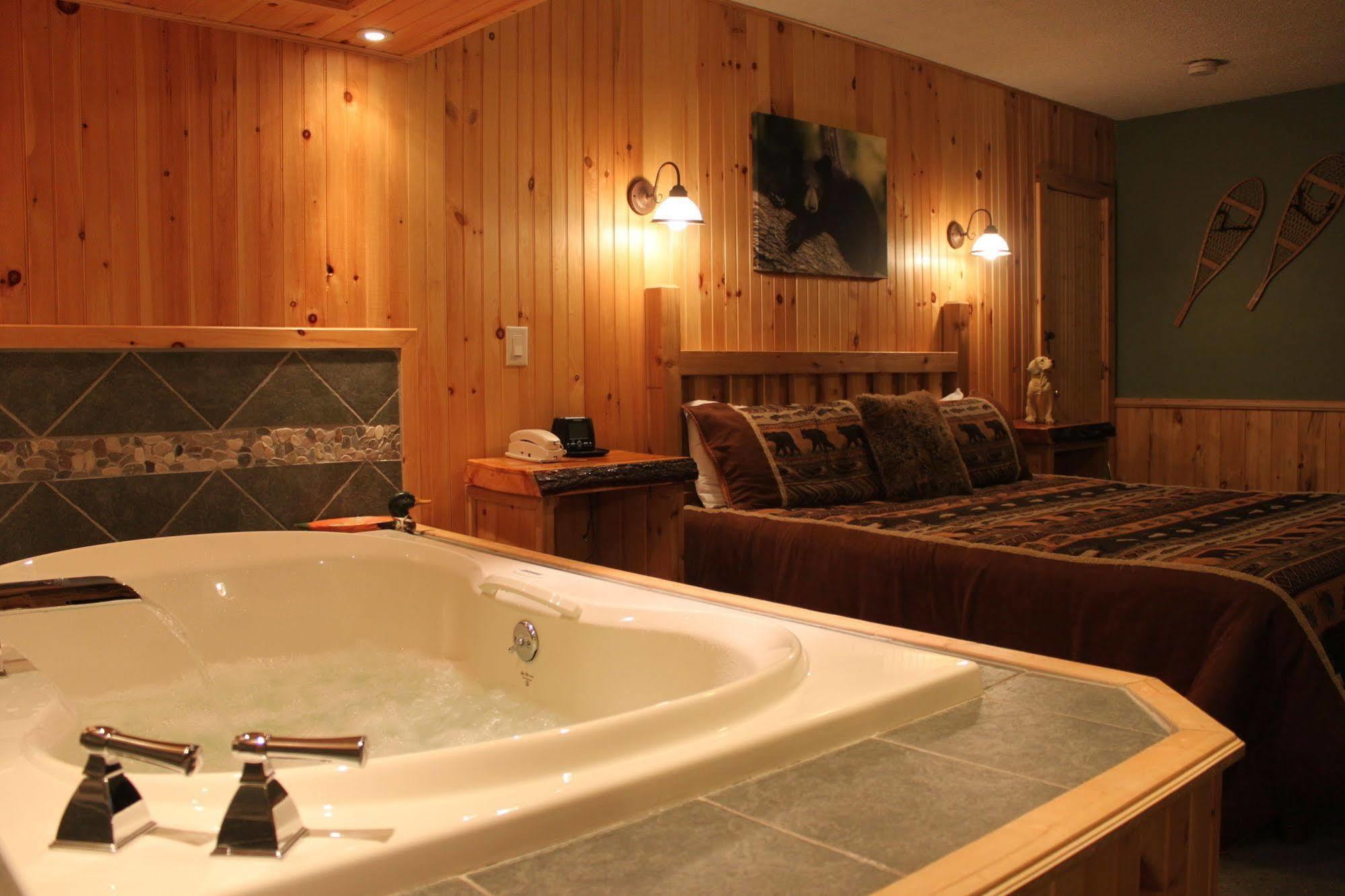 Maine Woods Inn Brewer Exteriör bild