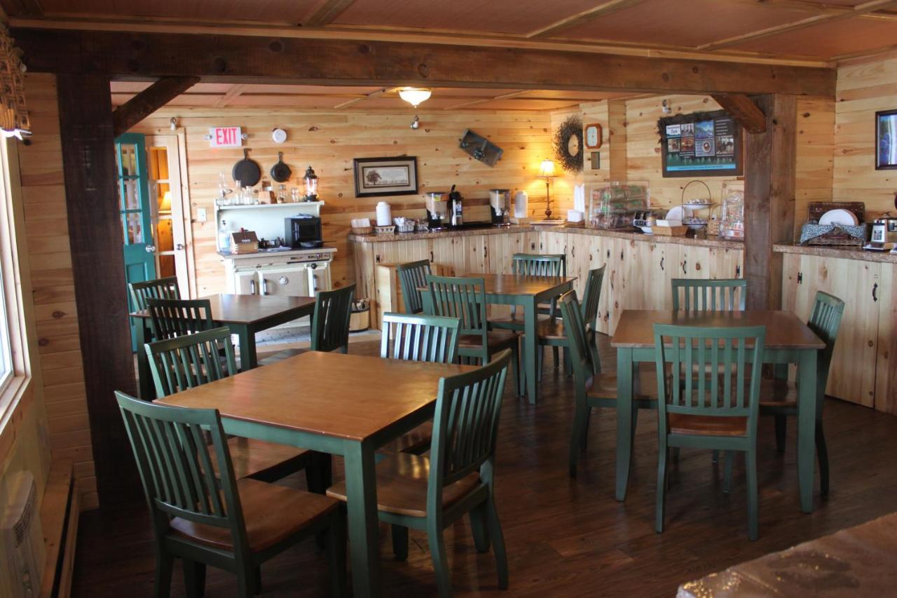 Maine Woods Inn Brewer Exteriör bild
